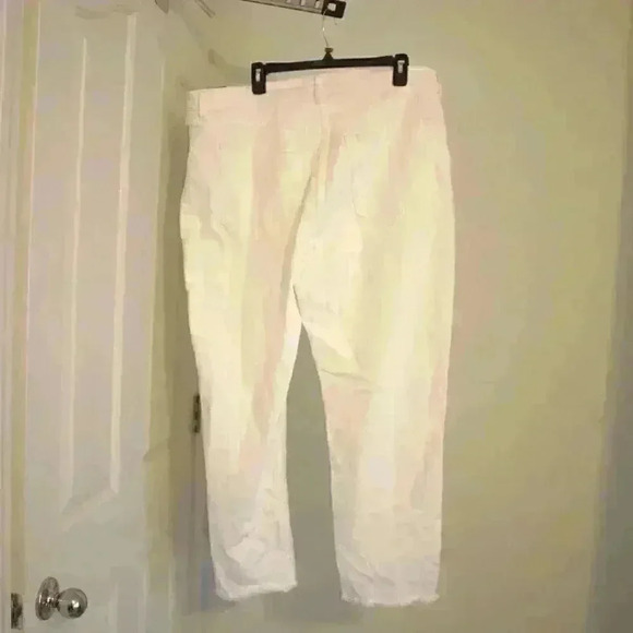 Abercrombie and Fitch NWT Curve Love Ultra High Rise Jeans Size 34 - Picture 5 of 5